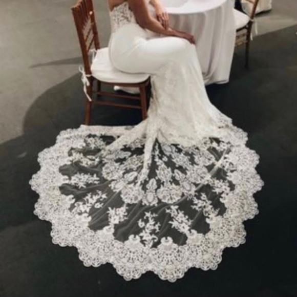 Never worn, only tried on. Immaculate condition -Ivory in color-size 8 - Picture 2 of 5